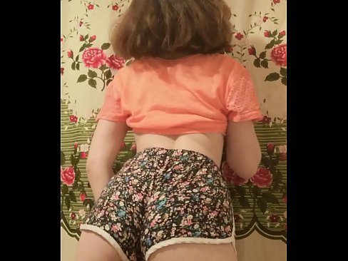 ❤️ Gadis muda seksi menanggalkan celana pendeknya di depan kamera ❤️❌ Porno di id.xxxbunker.ru ️