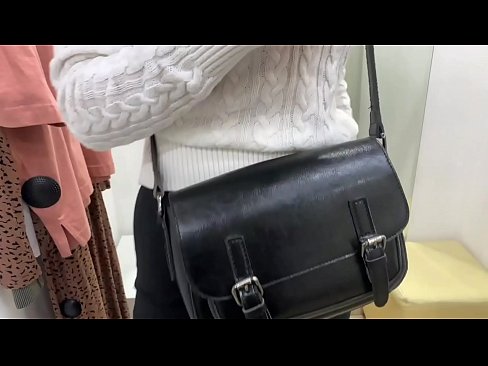 ❤️ Masturbasi publik dari jalang muda FeralBerry dengan dildo di kamar pas ❤️❌ Porno di id.xxxbunker.ru ️